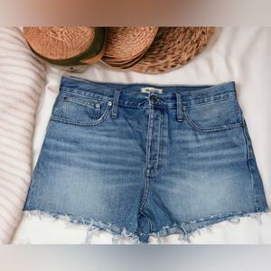 Madewell Jean Relaxed Denim Shorts Womens Size 31 button fly cut offs High rise